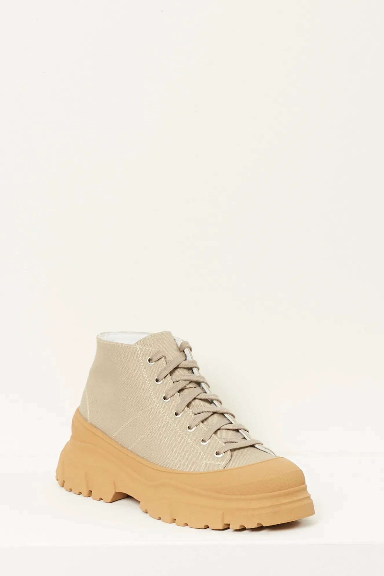 fairway_chunky_sole_shoes_3.webp FAIRWAY chunky sole shoes