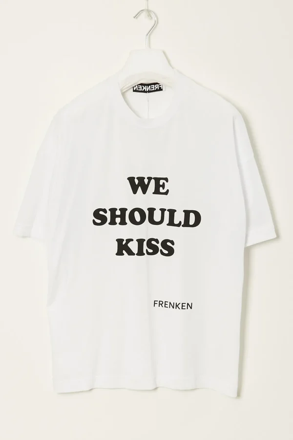 Frenken Tee we should kiss