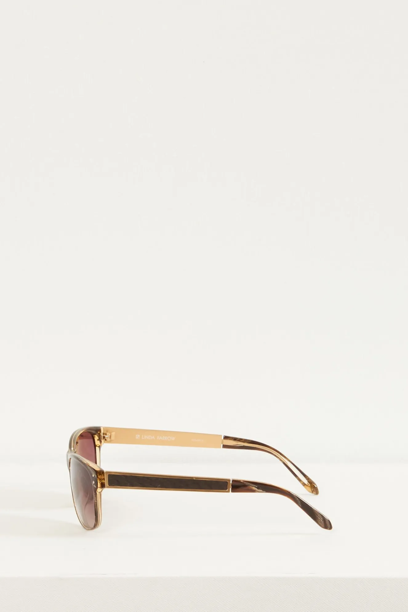 linda_farrow_gold_brown_g_4.webp Linda Farrow gold brown grad lens