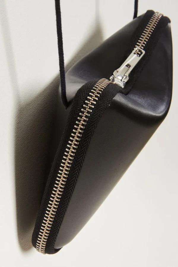 Maria Jobse 0038 Dented wallet