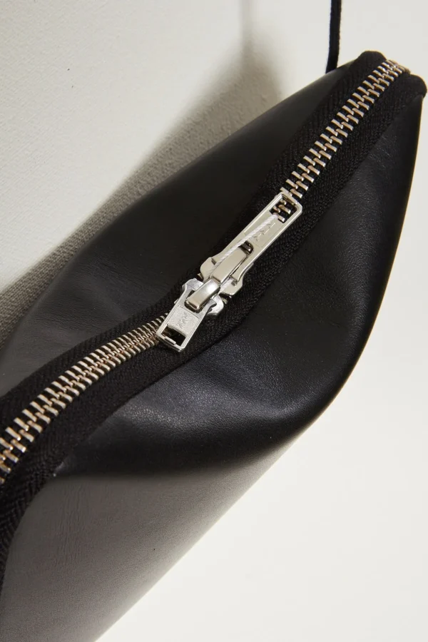 Maria Jobse 0038 Dented wallet