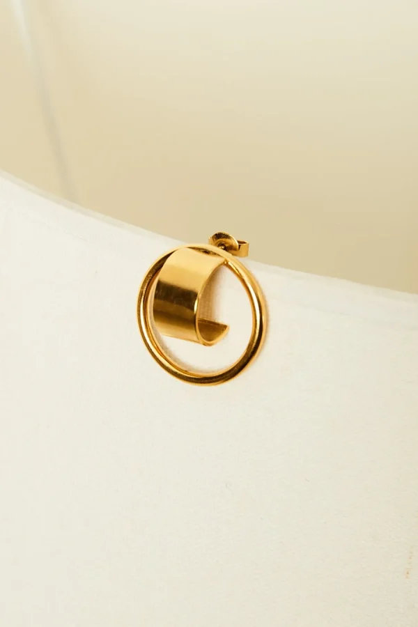 The Boyscouts atlas earring single.