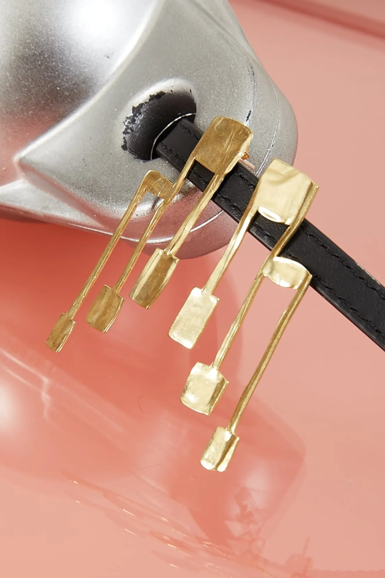 tweek_croon_tritant_brass_1.webp Tweek Croon tritant brass earrings