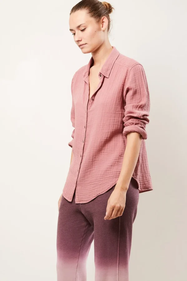 Xirena Scout chelsea gauze shirt
