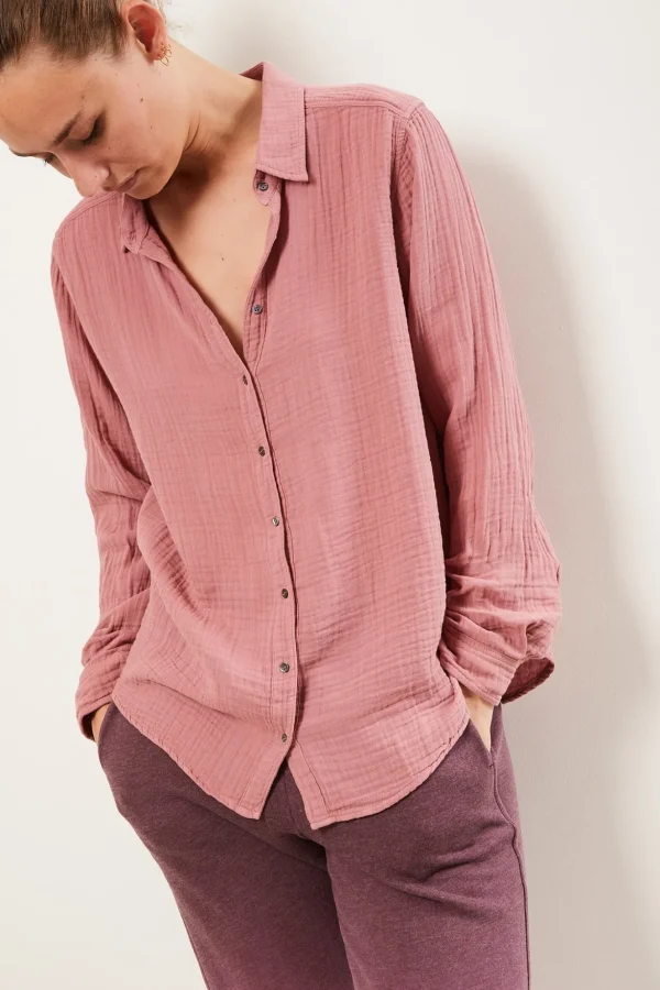 Xirena Scout chelsea gauze shirt